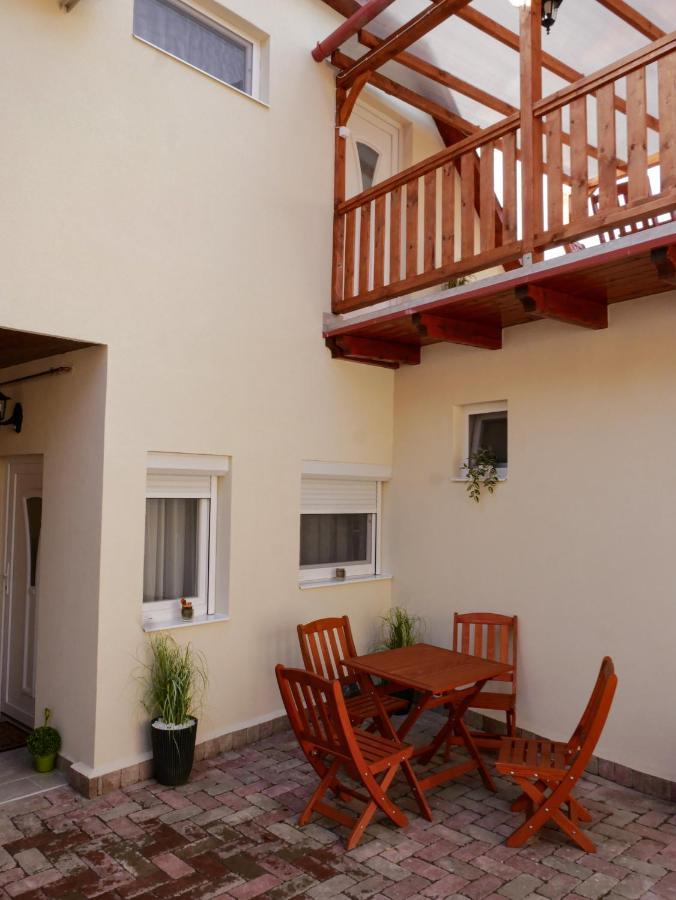 Varfal Apartman Eger Zewnętrze zdjęcie