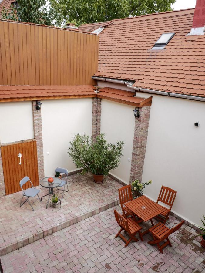 Varfal Apartman Eger Zewnętrze zdjęcie