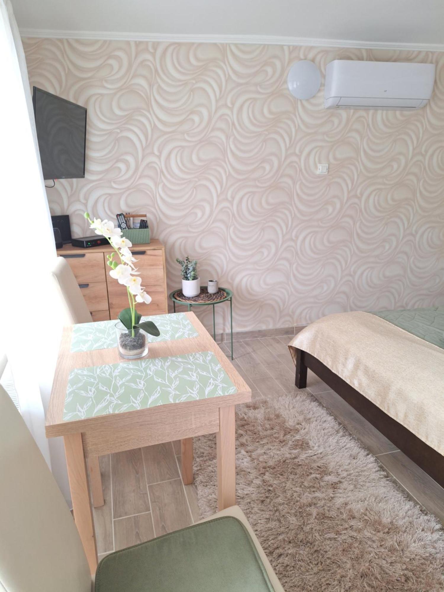 Varfal Apartman Eger Zewnętrze zdjęcie