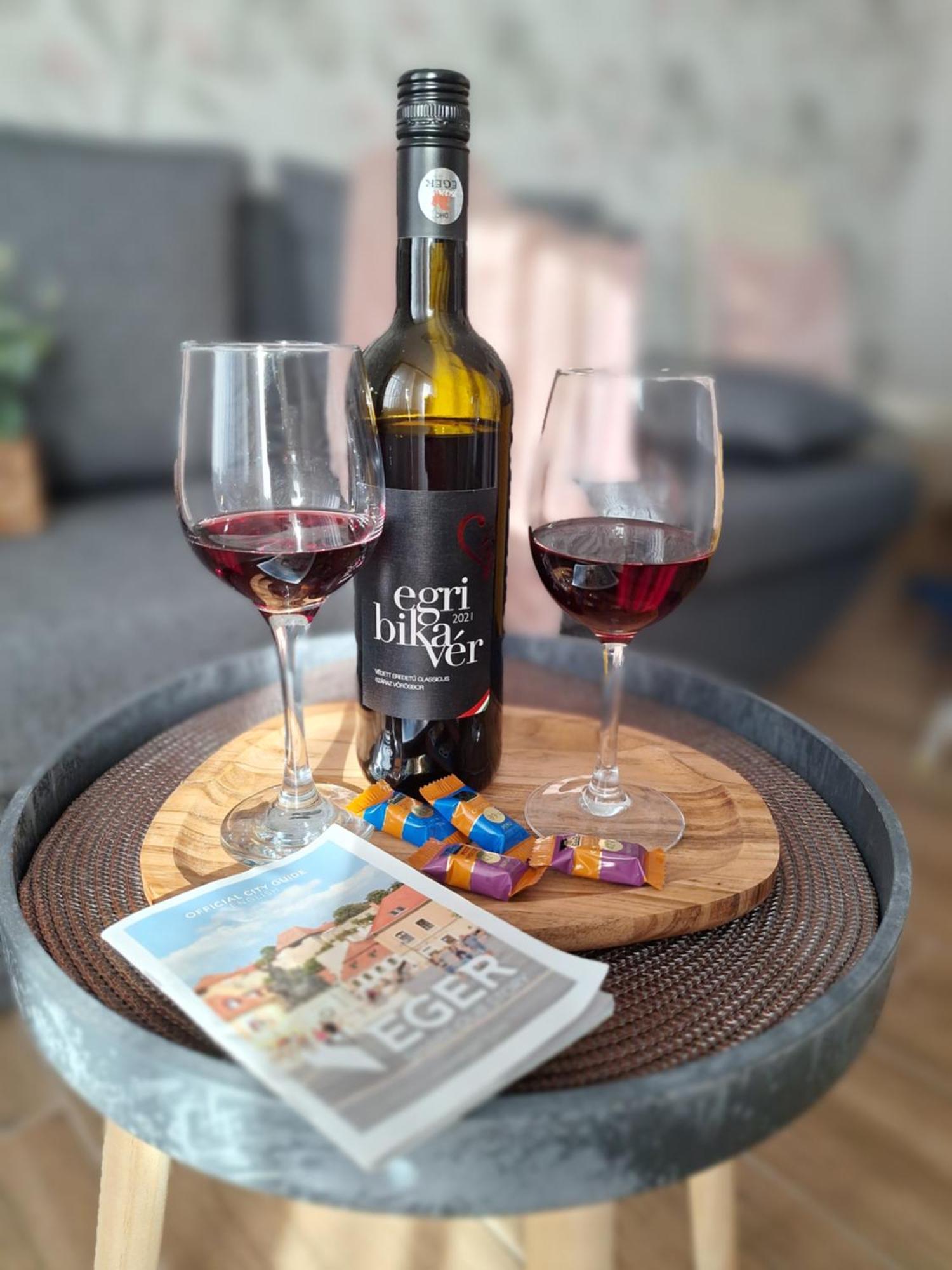 Varfal Apartman Eger Zewnętrze zdjęcie