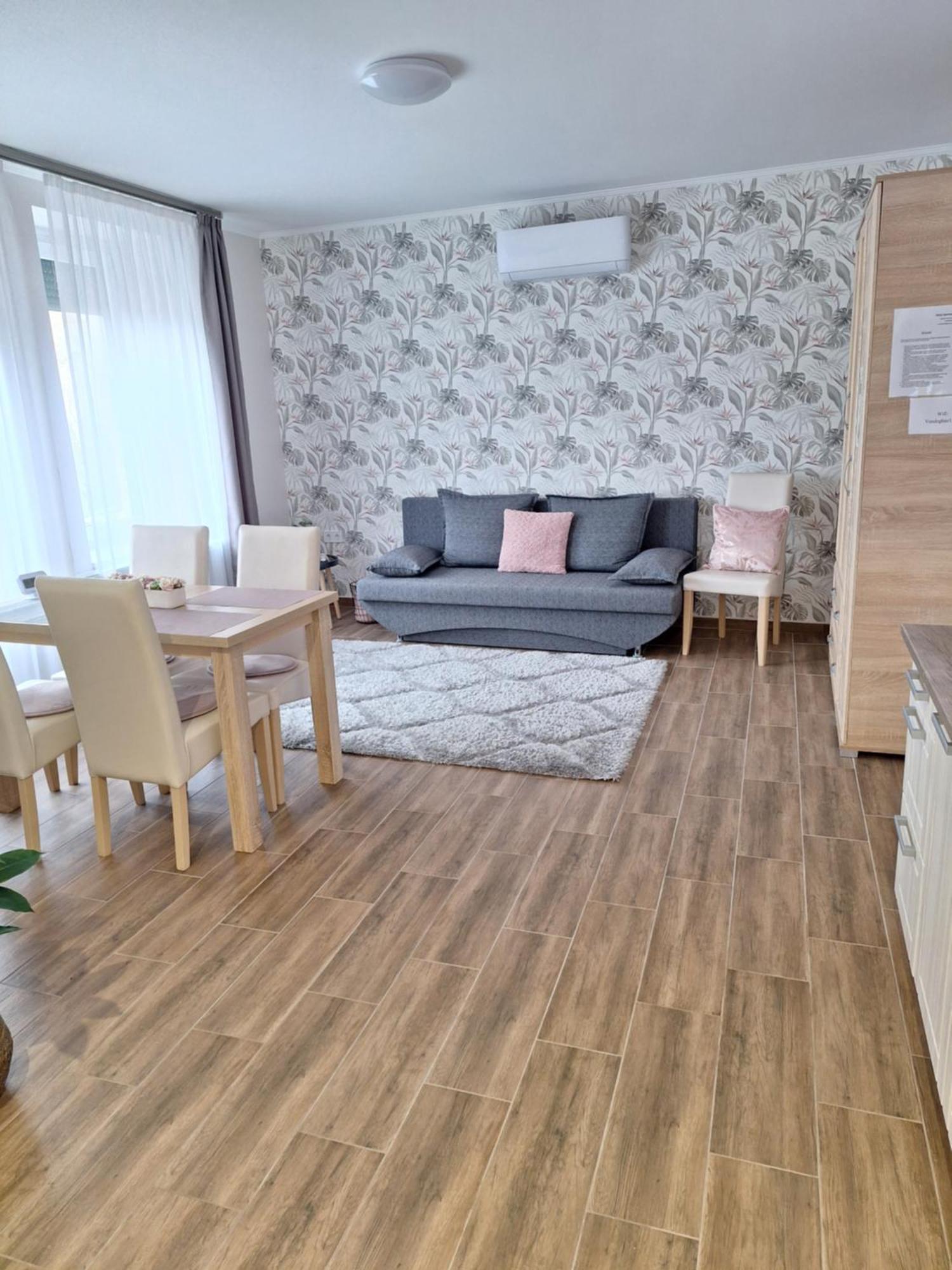 Varfal Apartman Eger Zewnętrze zdjęcie