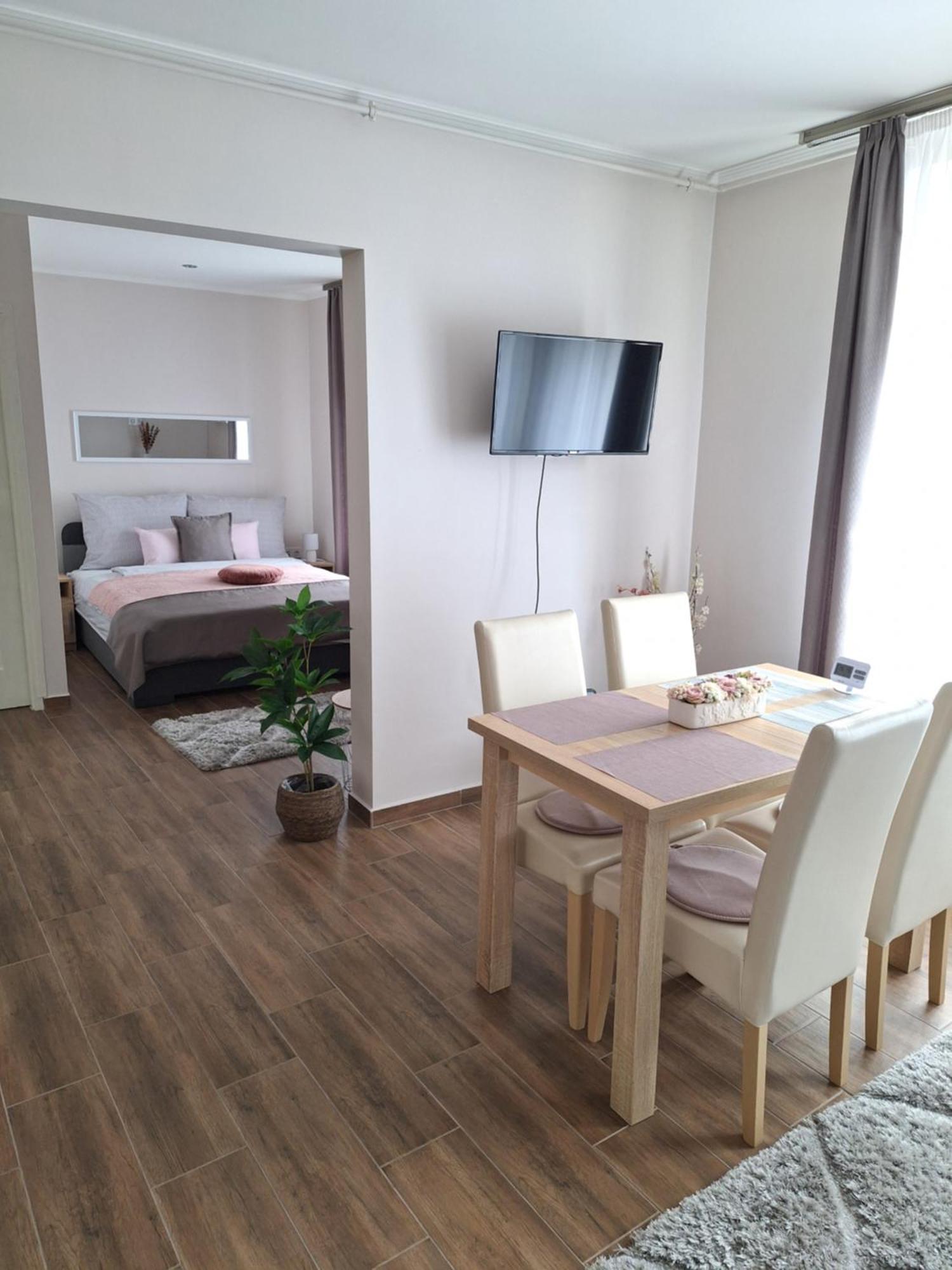 Varfal Apartman Eger Zewnętrze zdjęcie