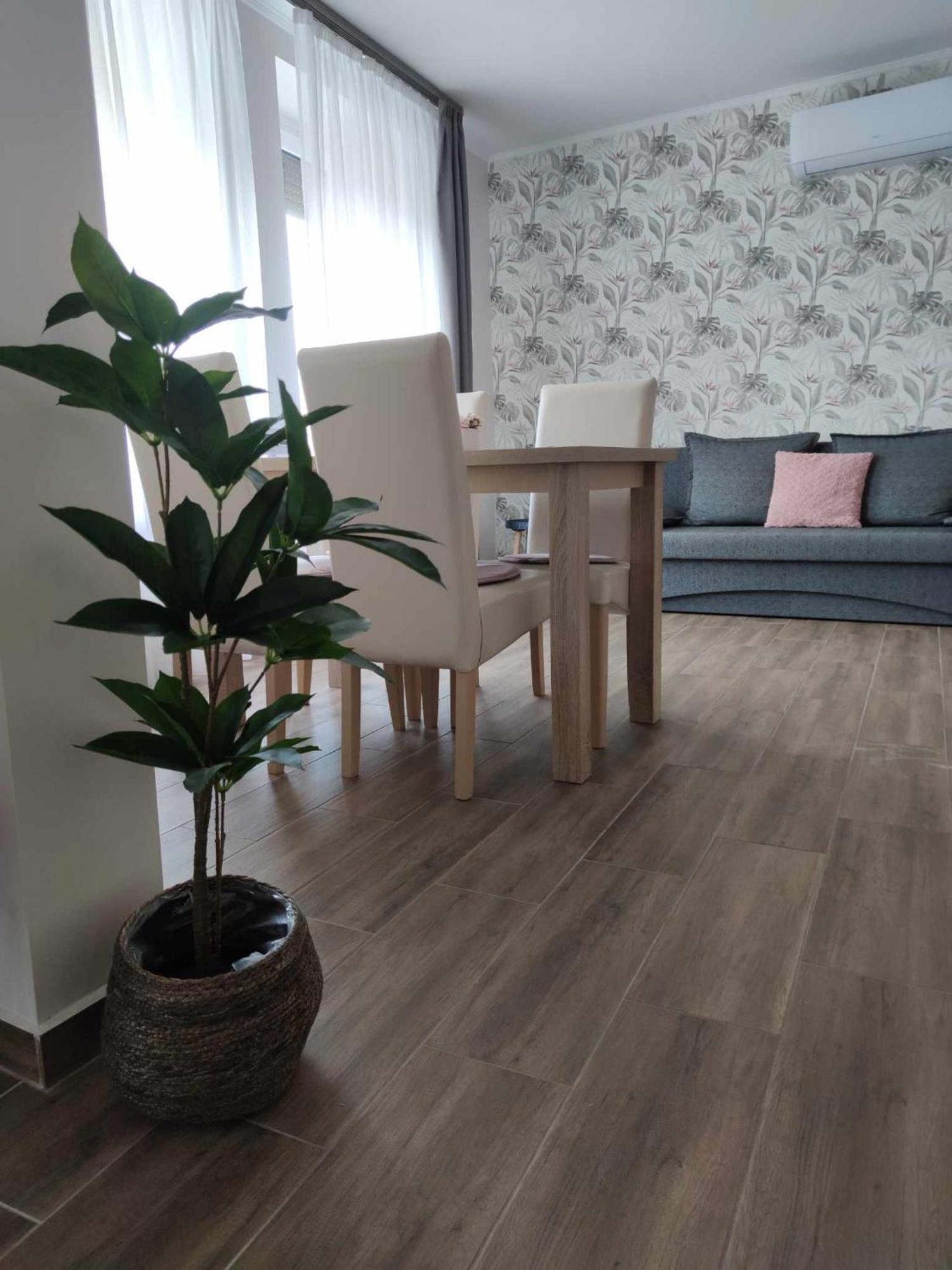 Varfal Apartman Eger Zewnętrze zdjęcie
