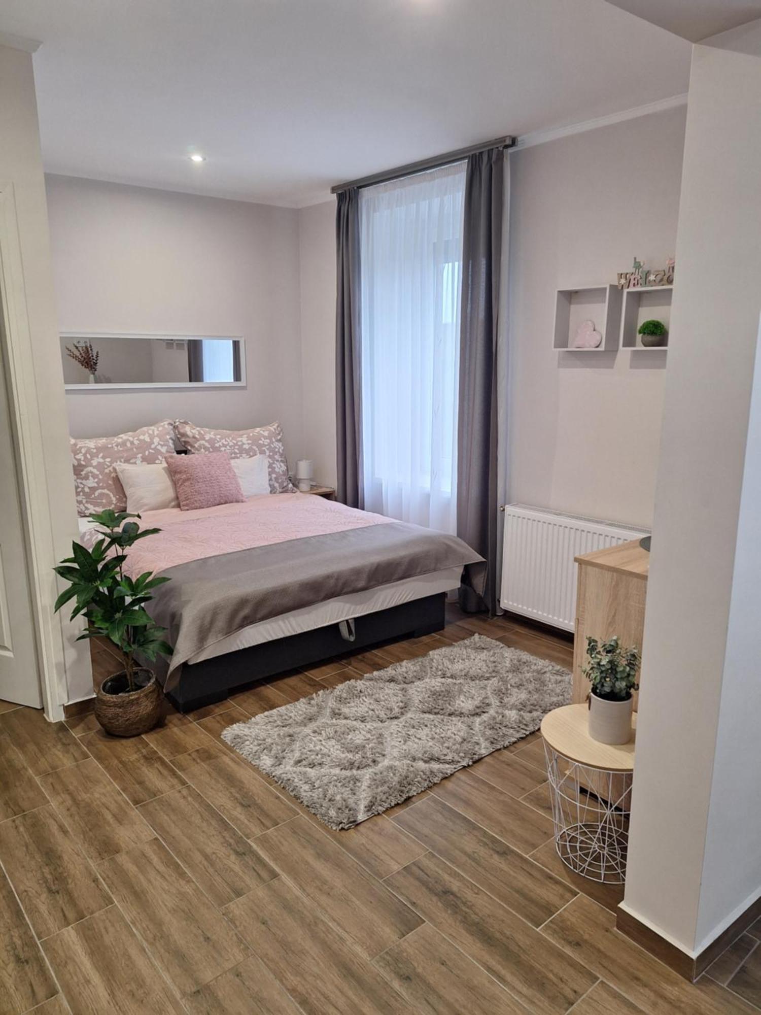 Varfal Apartman Eger Pokój zdjęcie